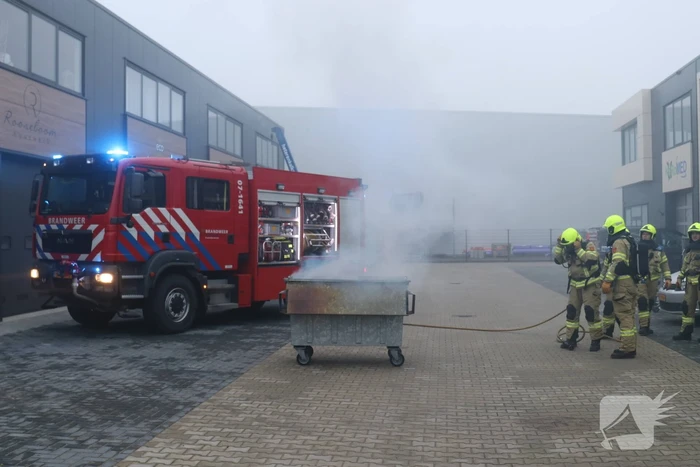 Afvalcontainer vat vlam