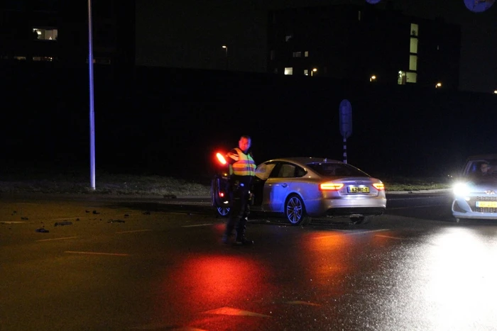 Meerdere voertuigen botsen voor oprit snelweg