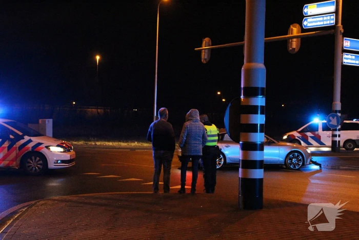 Meerdere voertuigen botsen voor oprit snelweg