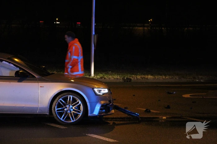 Meerdere voertuigen botsen voor oprit snelweg