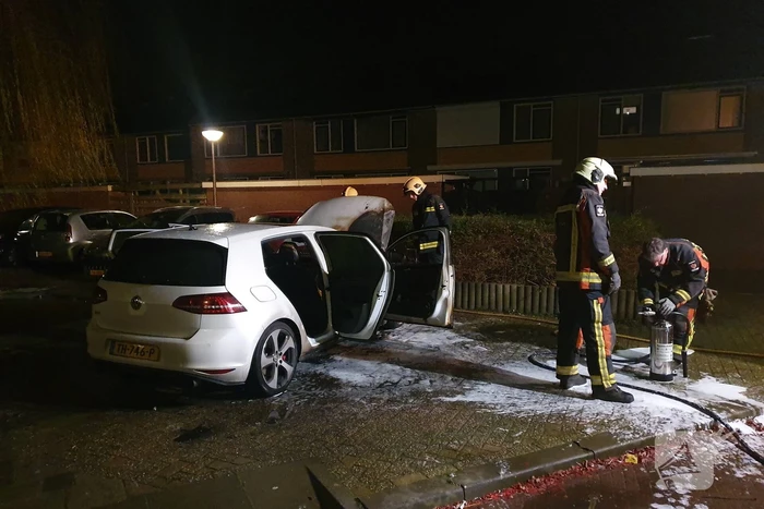 Auto verwoest door brand