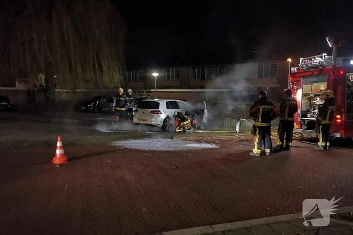 Auto verwoest door brand