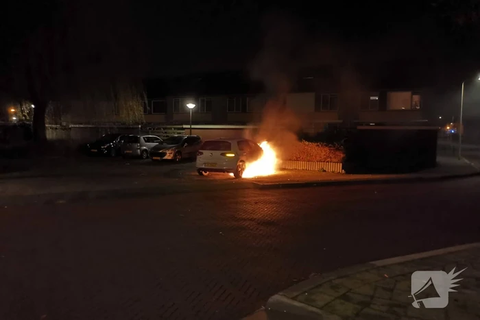 Auto verwoest door brand