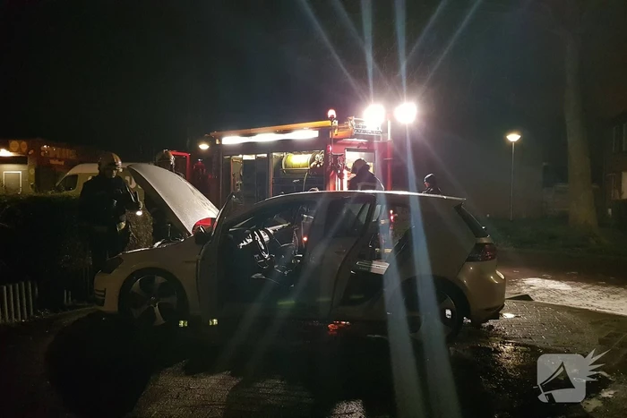 Auto verwoest door brand