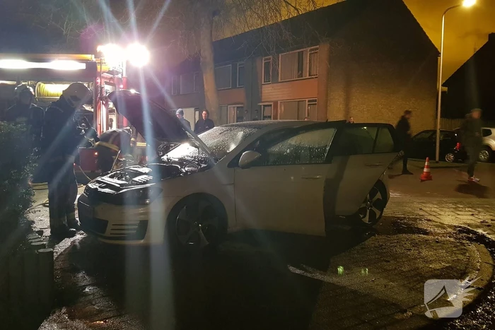 Auto verwoest door brand