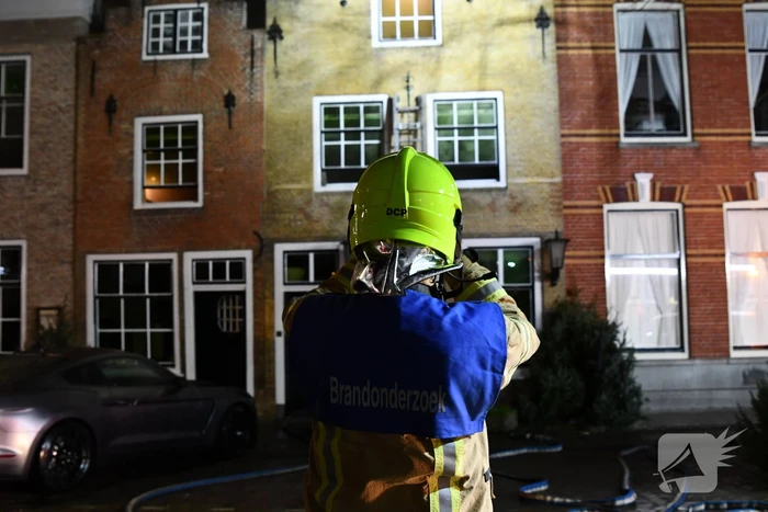 Grote brand historisch pand, brand moeilijk te bestrijden