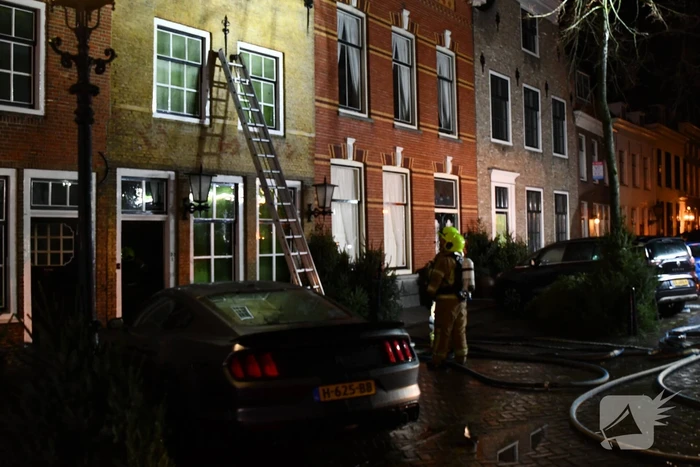 Grote brand historisch pand, brand moeilijk te bestrijden