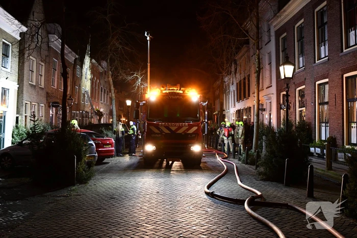 Grote brand historisch pand, brand moeilijk te bestrijden