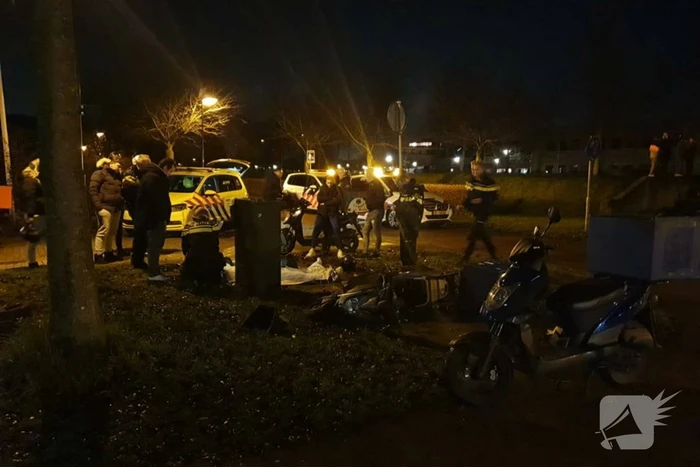Botsing tussen twee bezorgscooters