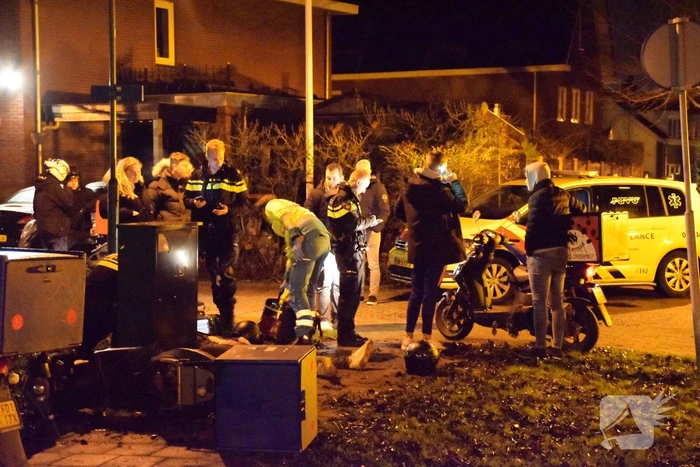 Botsing tussen twee bezorgscooters