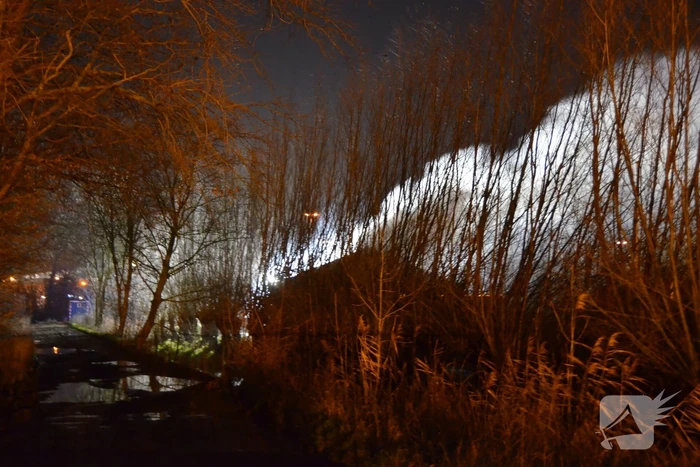 Loods voormalig vuurwerkproducent in brand