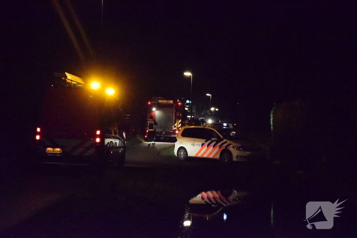 Overleden persoon aangetroffen langs pad