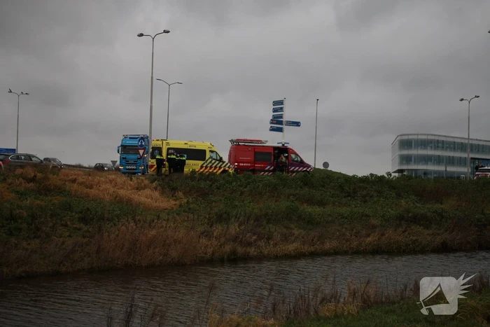 Opnieuw auto in de sloot op afrit