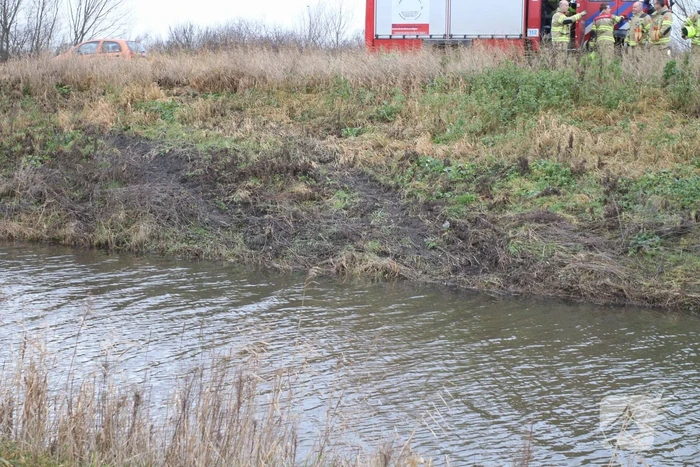 Opnieuw auto in de sloot op afrit