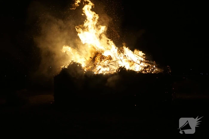 Veel bekijks bij kerstboom verbranding