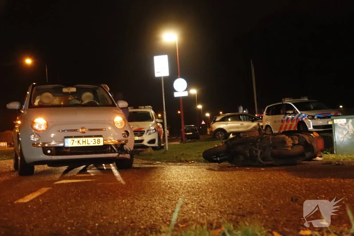 Scooterrijder aangereden door personenauto