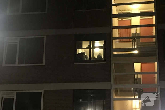 Brandweer verricht metingen na gaslucht