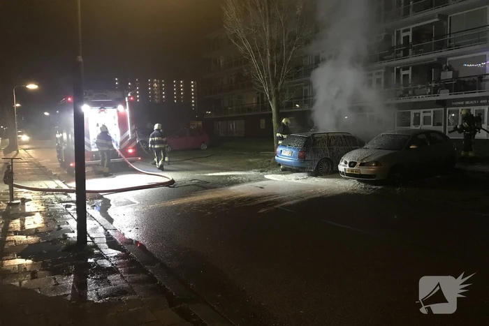 Brand in geparkeerde auto