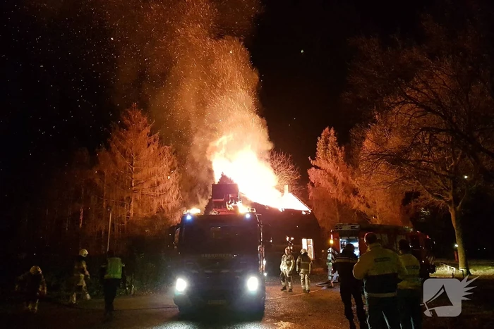 Leegstaande woning verwoest door brand