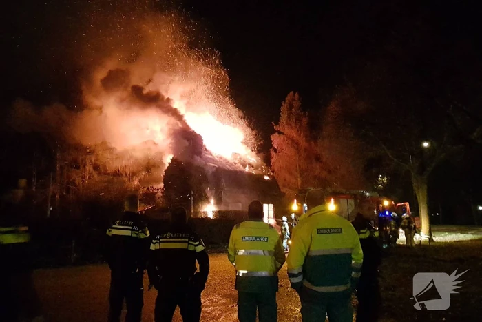 Leegstaande woning verwoest door brand