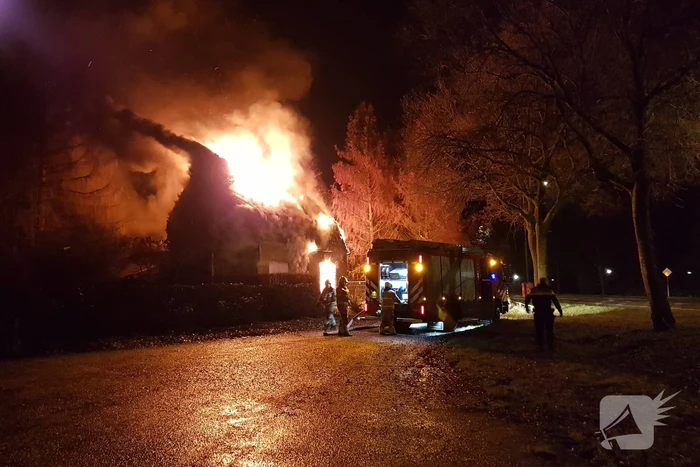 Leegstaande woning verwoest door brand