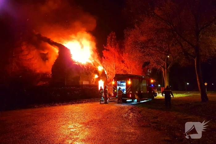 Leegstaande woning verwoest door brand