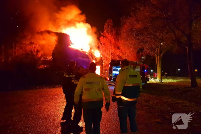 Leegstaande woning verwoest door brand