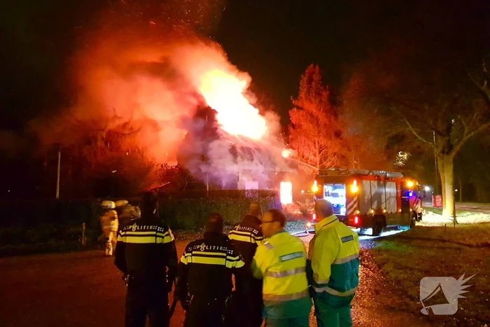 Leegstaande woning verwoest door brand