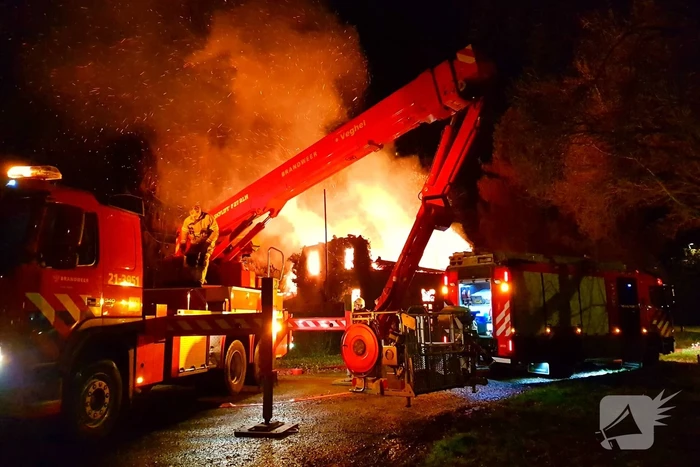 Leegstaande woning verwoest door brand