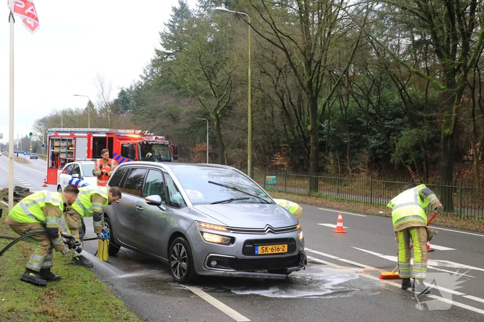 Auto gelanceerd na aanrijding met betonblok