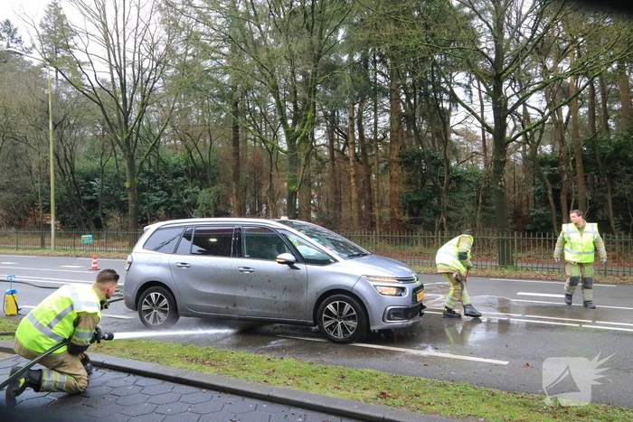 Auto gelanceerd na aanrijding met betonblok