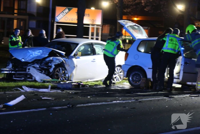 Frontale aanrijding met beknelling