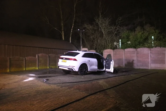 Peperdure Audi brandt uit op woonwagenpark