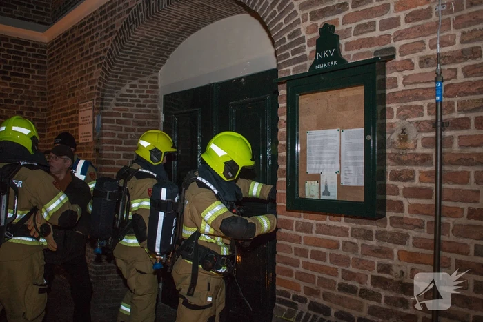 Brandweer oefent enorme brand in toren Grote Kerk