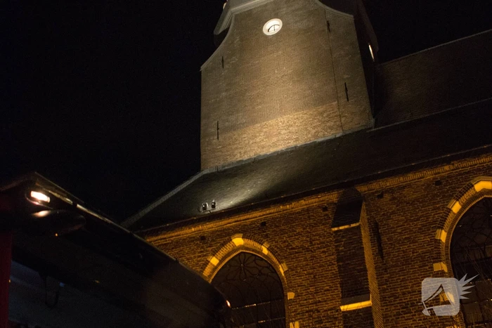 Brandweer oefent enorme brand in toren Grote Kerk