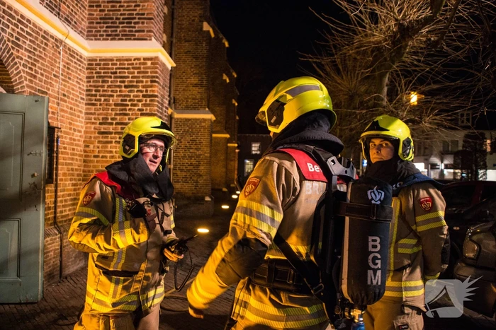 Brandweer oefent enorme brand in toren Grote Kerk