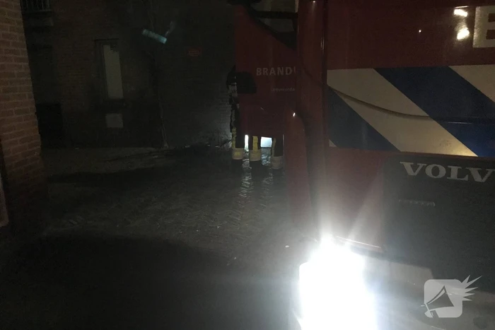 Brandende kerstboom snel geblust