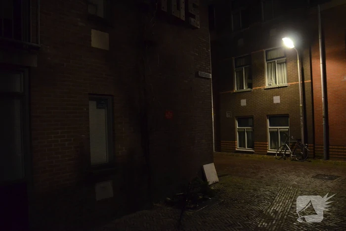 Brandende kerstboom snel geblust