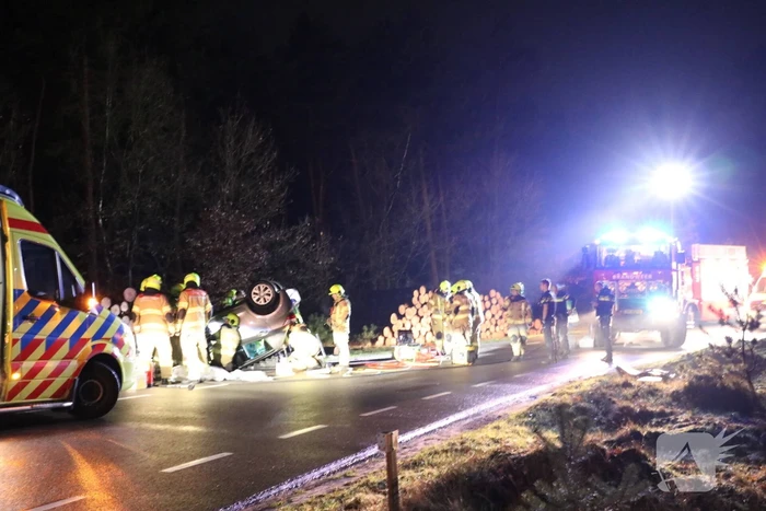 Auto over de kop geslagen