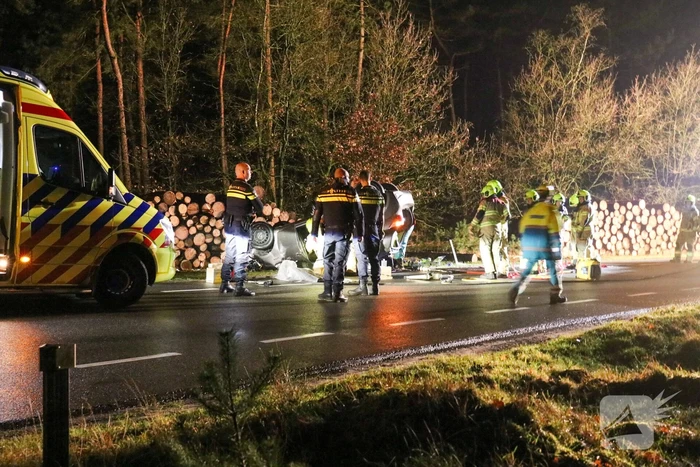 Auto over de kop geslagen