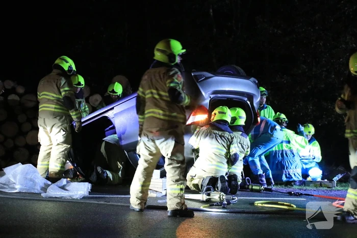Auto over de kop geslagen