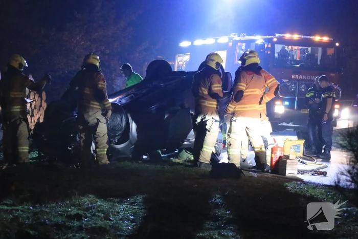 Auto over de kop geslagen
