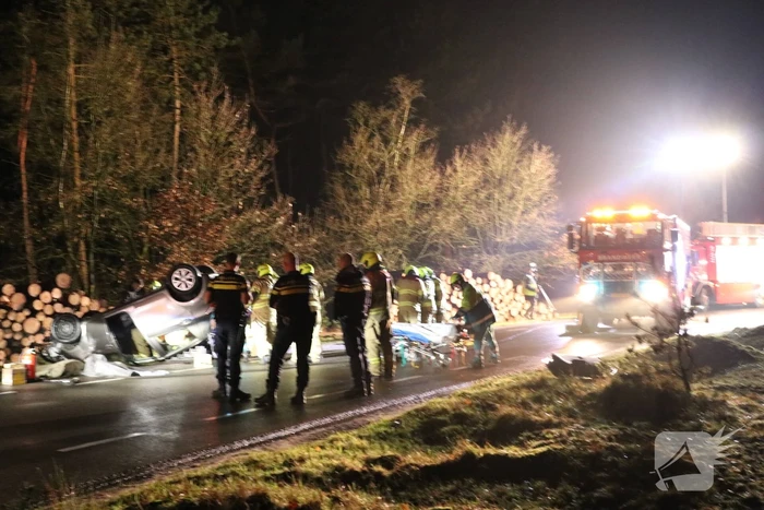 Auto over de kop geslagen