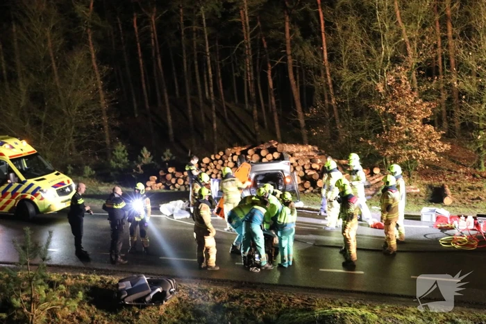 Auto over de kop geslagen