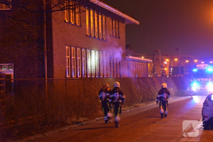 Rookontwikkeling uit bedrijfspand blijkt geen brand te zijn