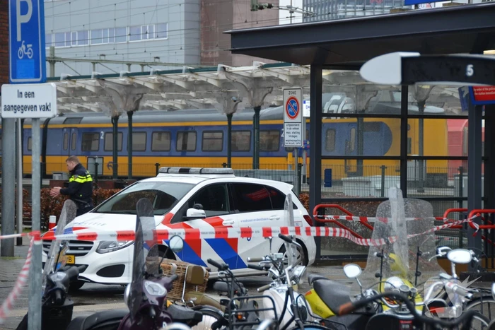 Verdacht pakketje aangetroffen in trein op station