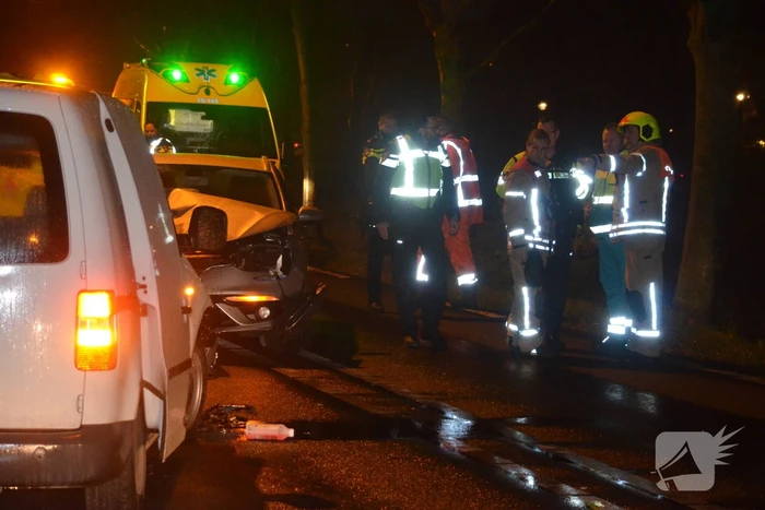 Gewonden en forse schade na aanrijding
