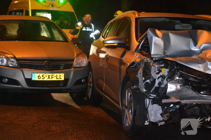 Gewonden en forse schade na aanrijding