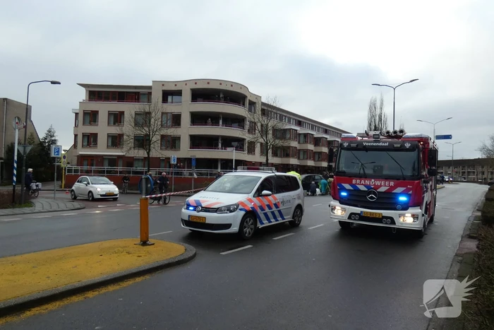 Persoon gewond na botsing met auto