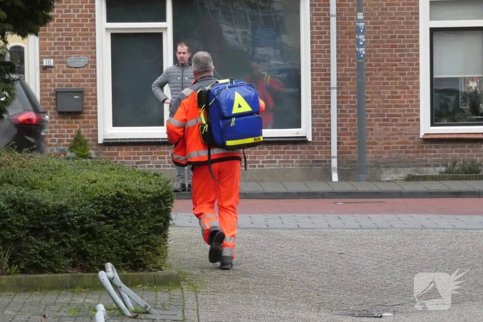 Persoon gewond na botsing met auto